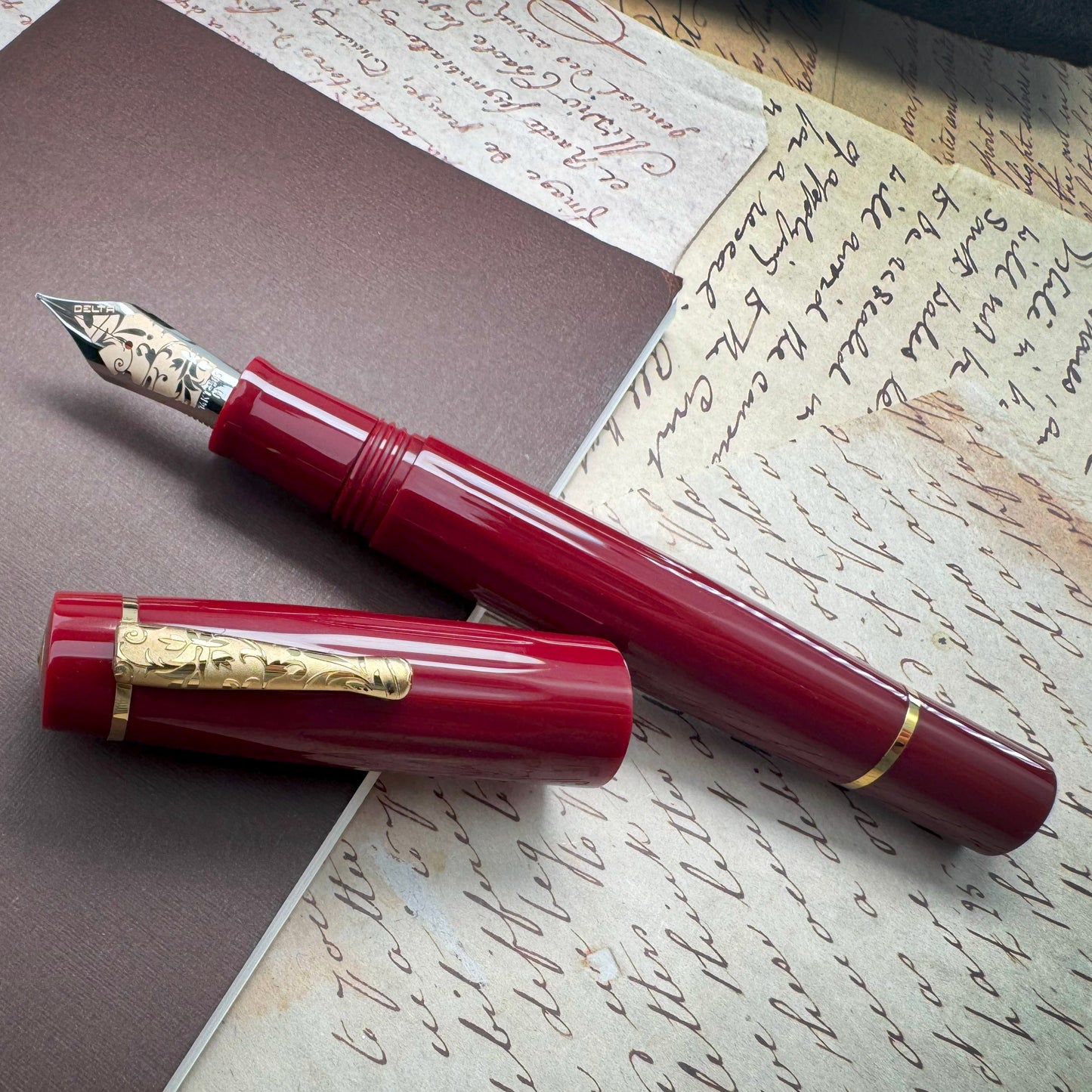Delta Bio+16 Fountain Pen - Corallo (14Kt Gold - #6 Nib)