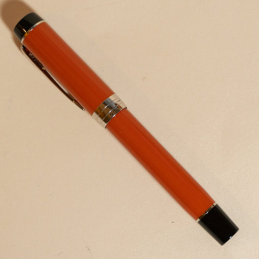 Pre-Owned Parker Duofold Centennial Fountain Pen - Big Red - Medium