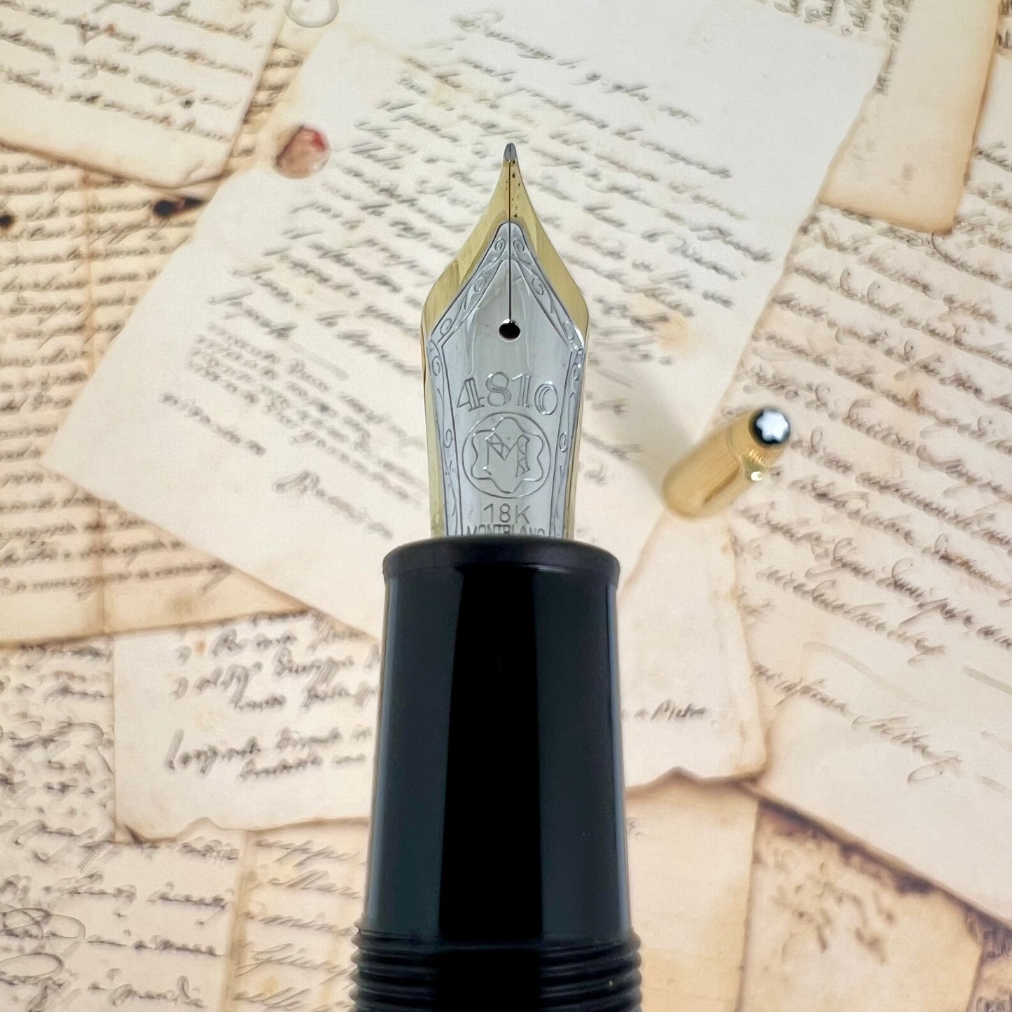 Pre-Owned Montblanc LeGrand Solitaire Doué Fountain Pen 18K F
