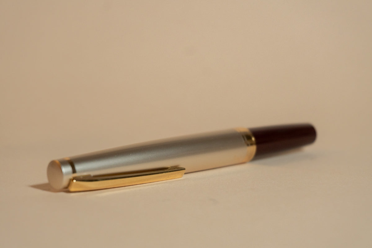Pre-Owned Pilot E95S Burgundy Fountain Pen - Medium