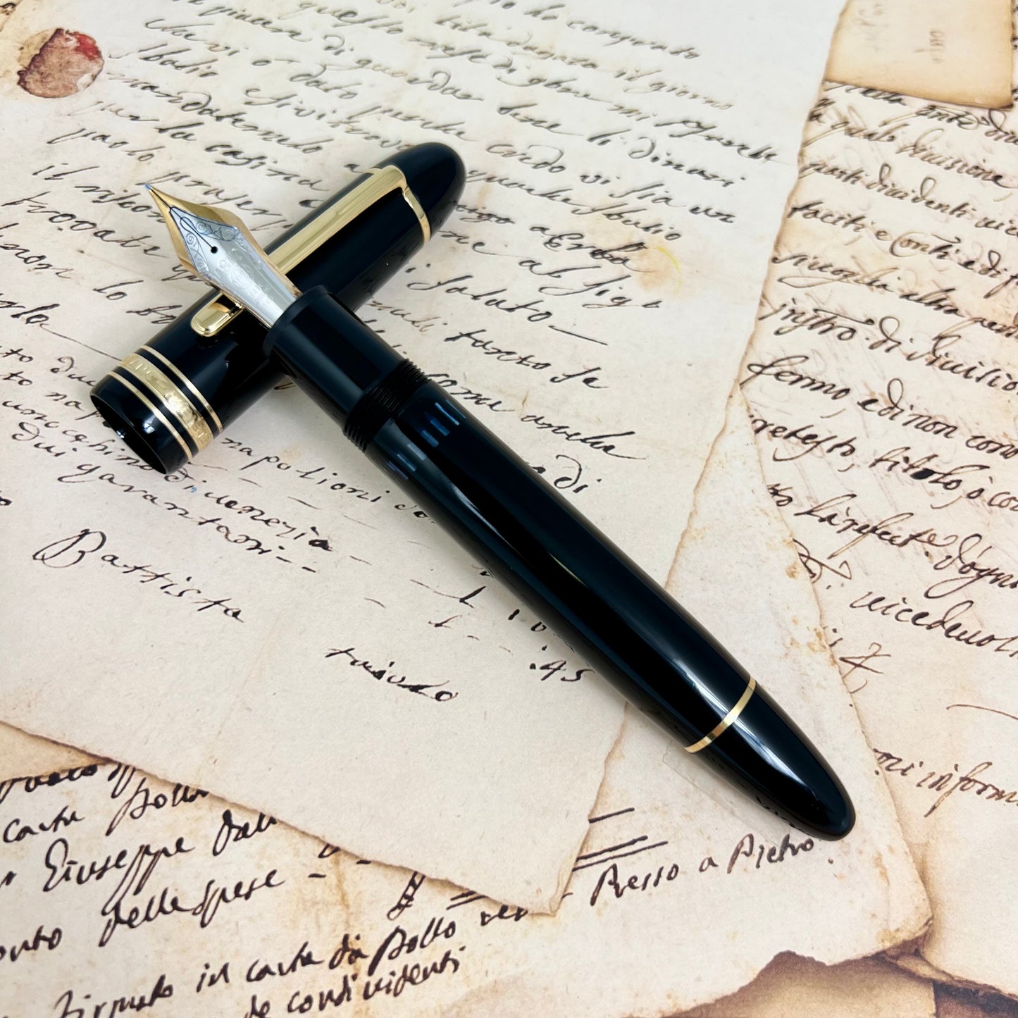 Pre-Owned Montblanc 149 Black with Gold Trim Fountain Pen 18K F