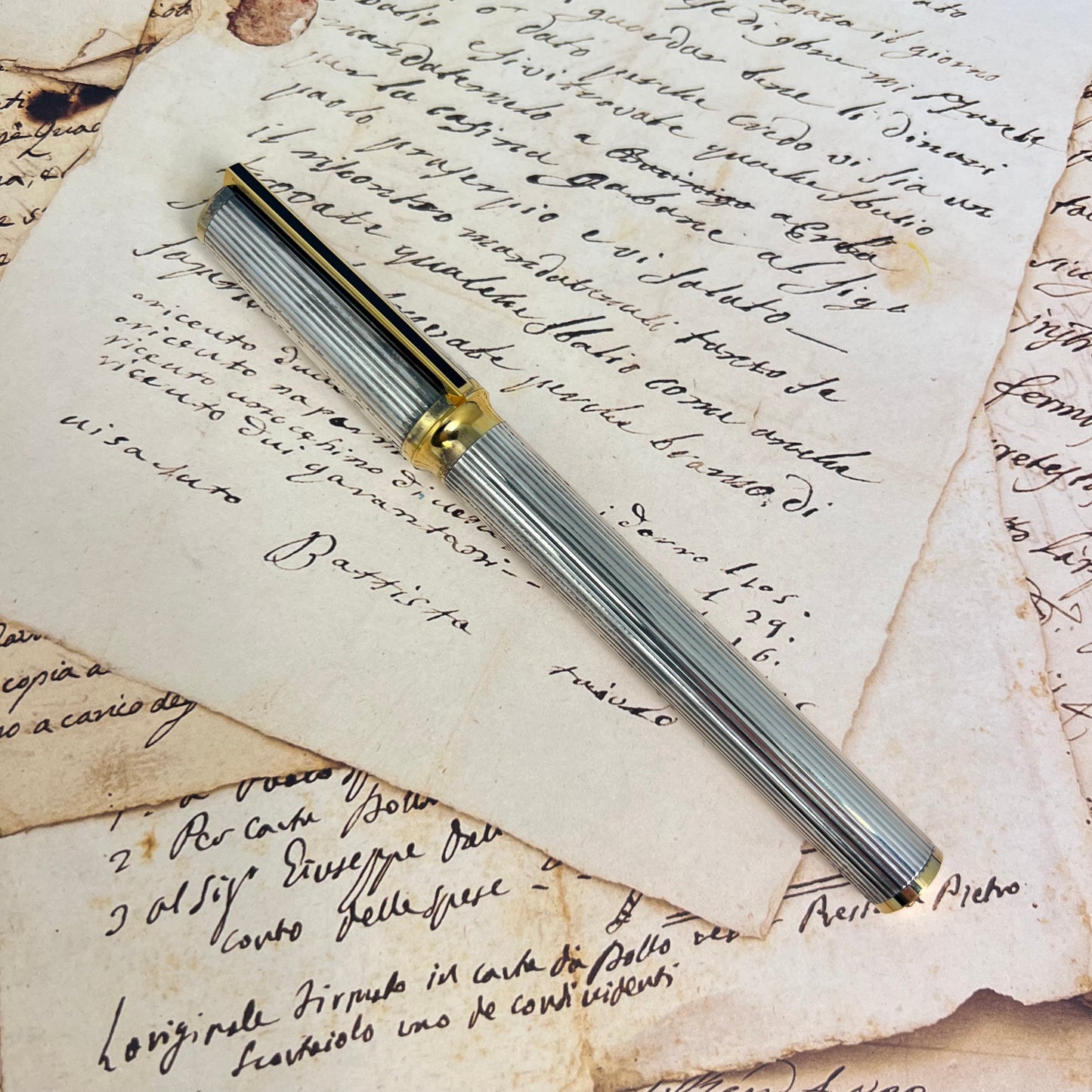 Pre-Owned S.T. Dupont Montparnasse XL Chrome with Gold Trim Fountain Pen 18K M