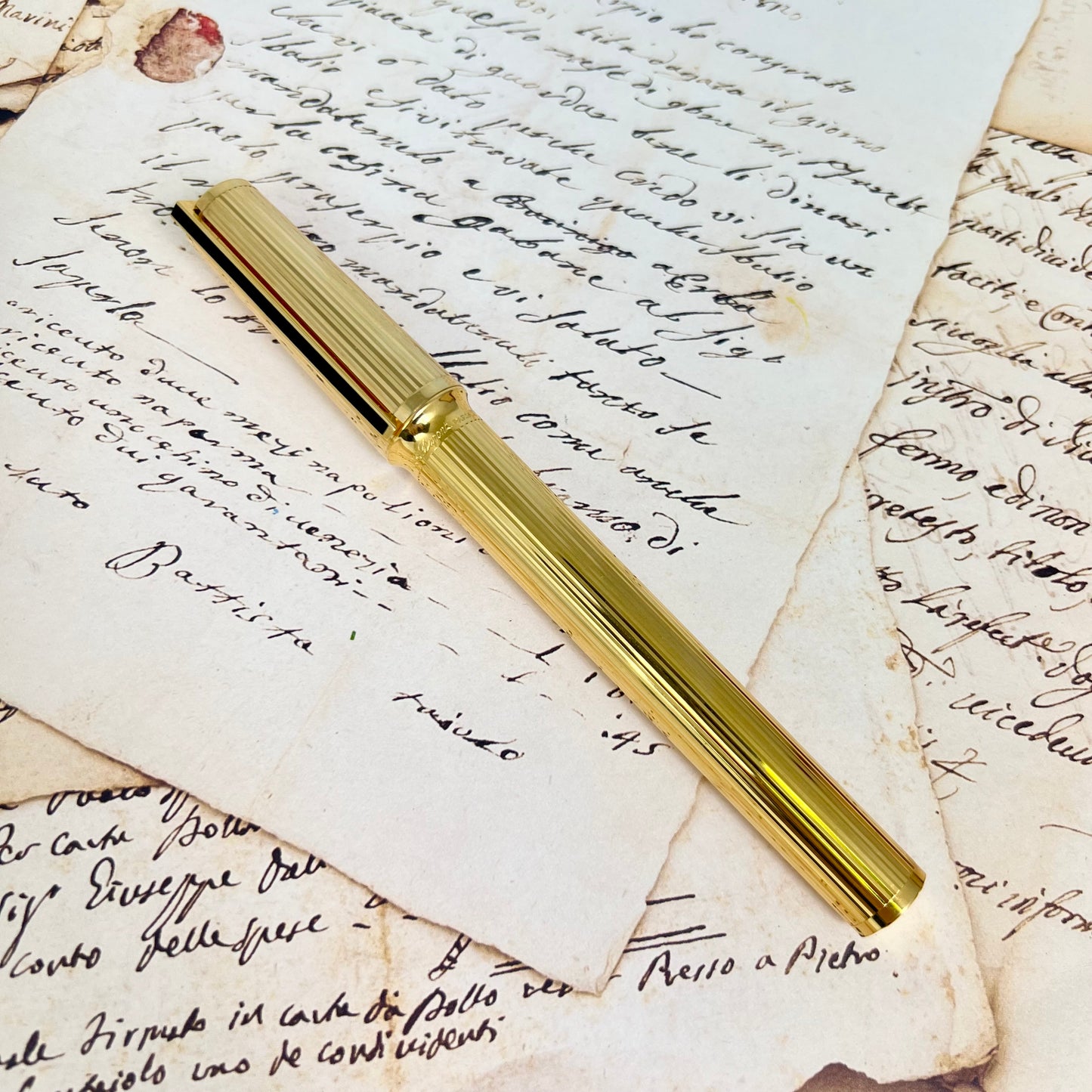 Pre-Owned S.T. Dupont Montparnasse XL Gold Plated Fountain Pen 18K M