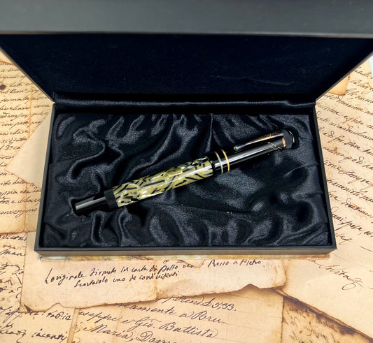 Pre-Owned Montblanc Writer's Edition Fountain Pen - 1994 Oscar Wilde