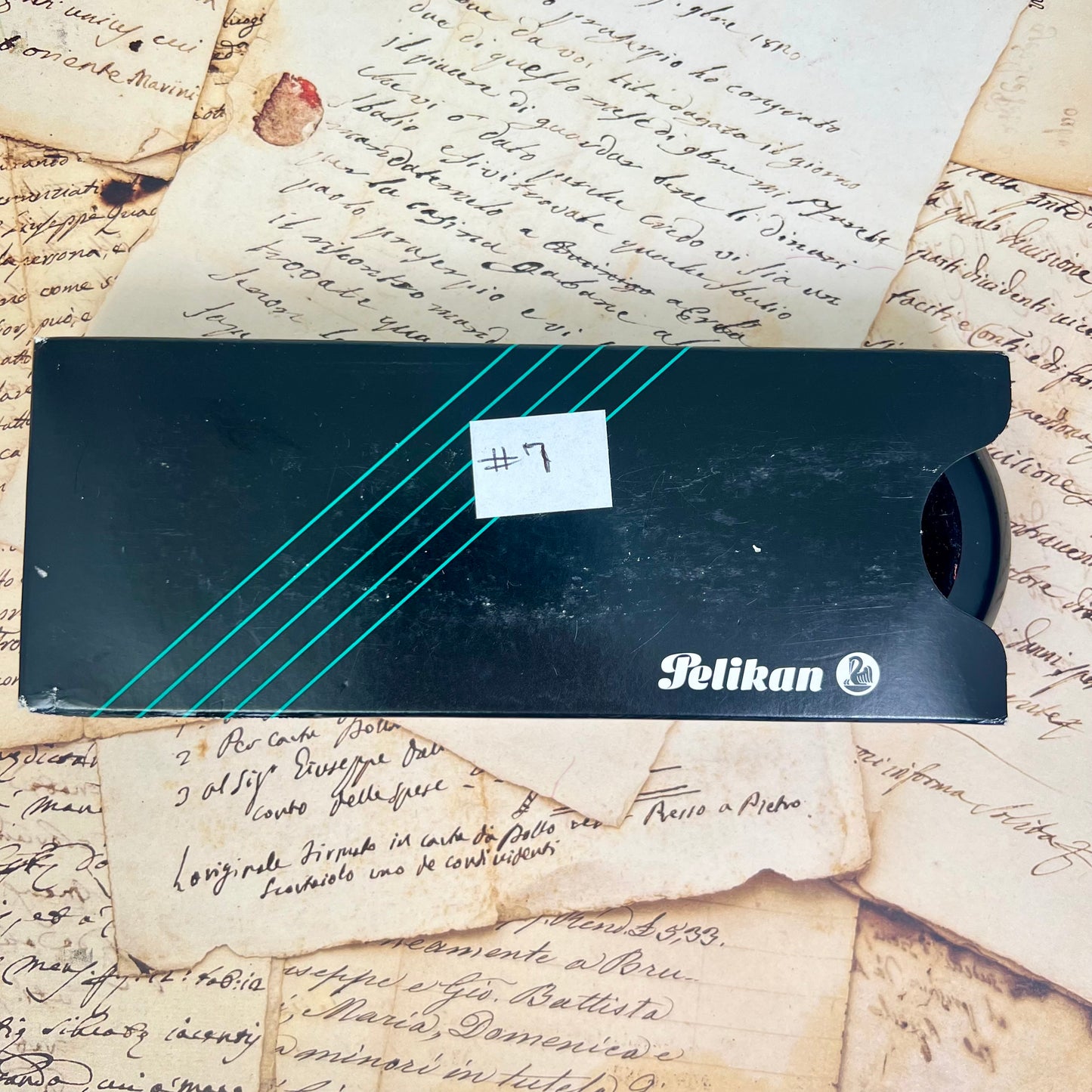 Pre-Owned Pelikan M800 Black Fountain Pen 18K M