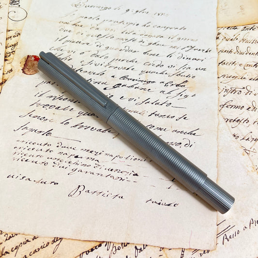 Otto Hutt D08 Solid Brass Coated Ruthenium PVD Fountain Pen 18K EF