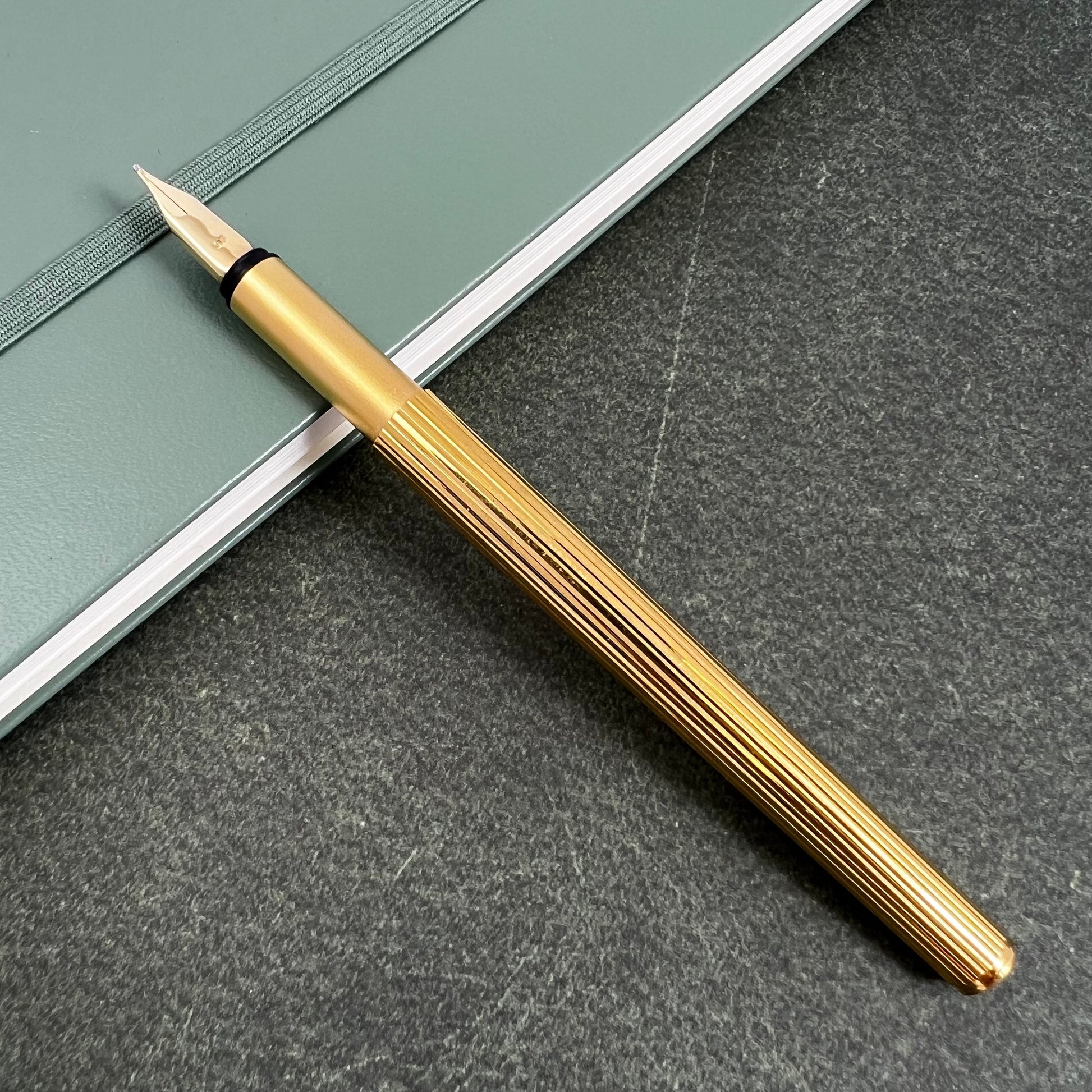 Pre Owned Montblanc Noblesse Fountain Pen 14K F