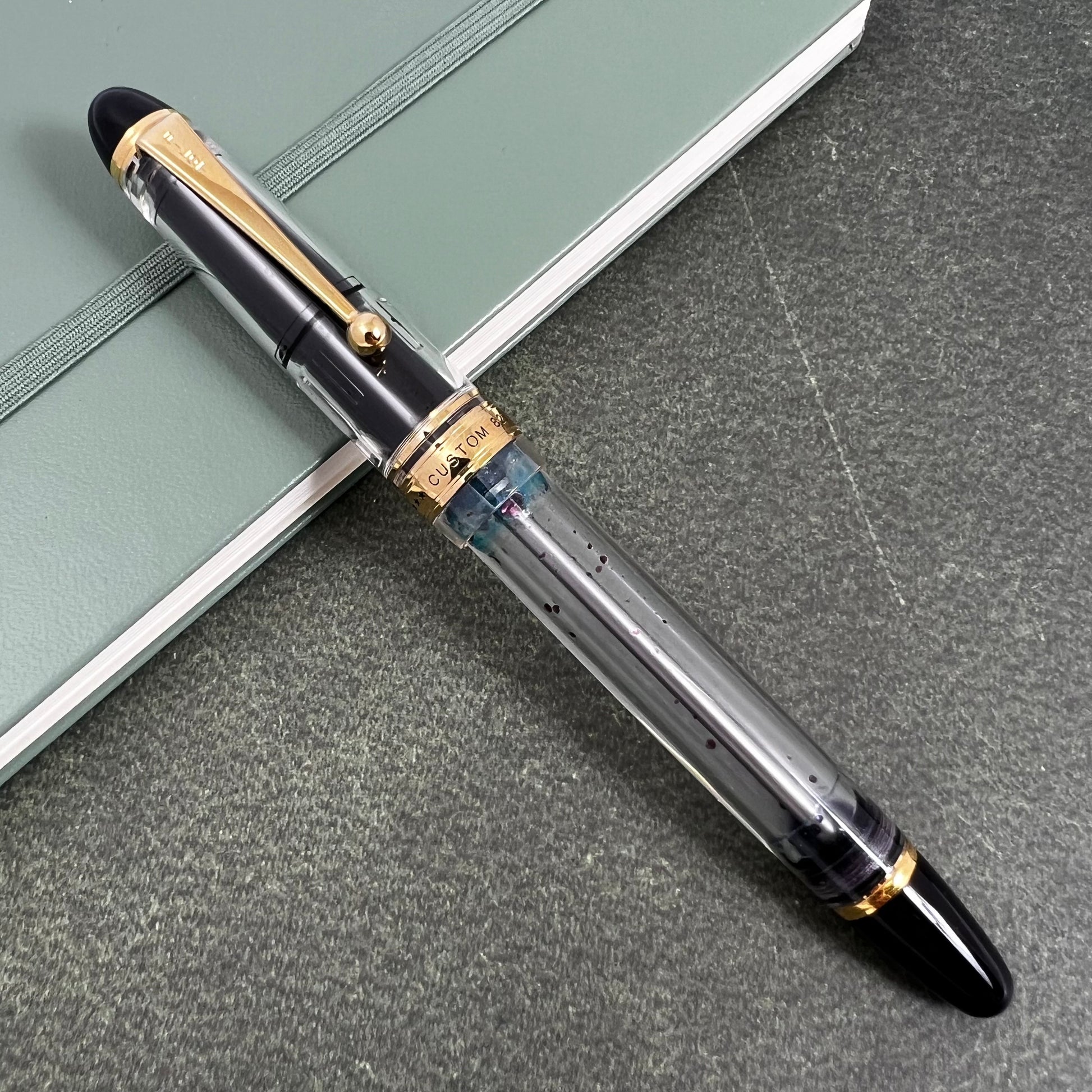 Pre-Owned Pilot Custom 823 Clear Fountain Pen 14K F Pre-Owned Pilot Custom 823 Clear Fountain Pen 14K F