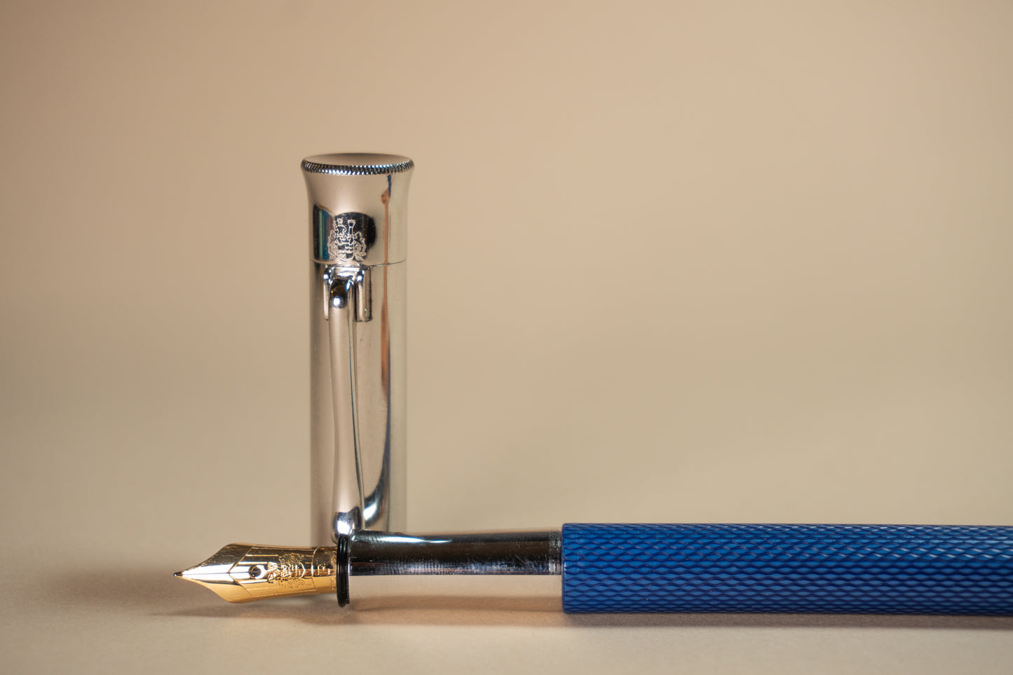 Pre-Owned Graf Von Faber-Castell Blue Guilloche Fountain Pen - Fine