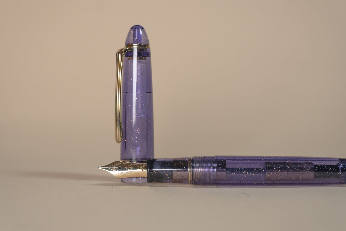 Pre-Owned Sailor 1911S Pen of the Year 2025 Grape Expectations Fountain Pen - Medium