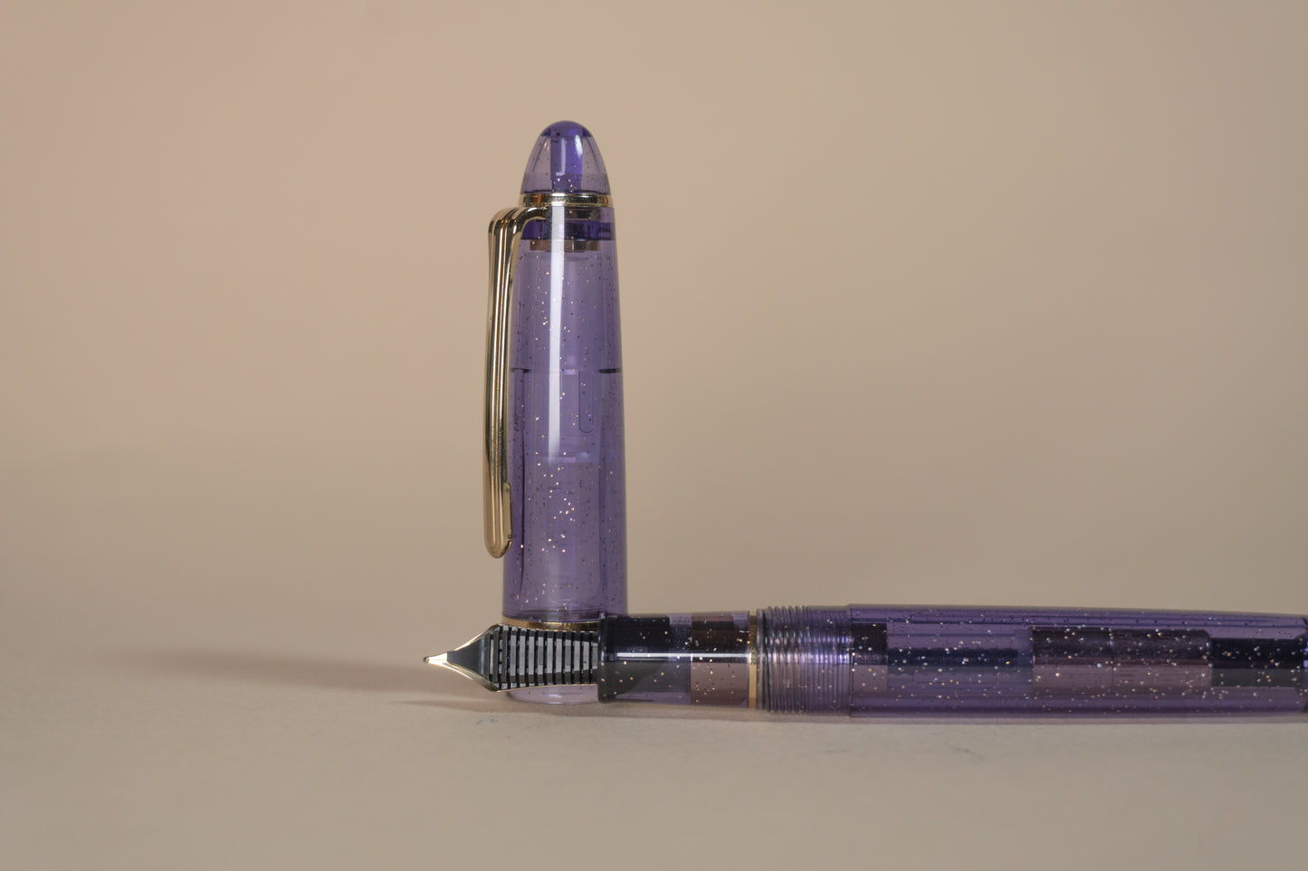 Pre-Owned Sailor 1911S Pen of the Year 2025 Grape Expectations Fountain Pen - Medium