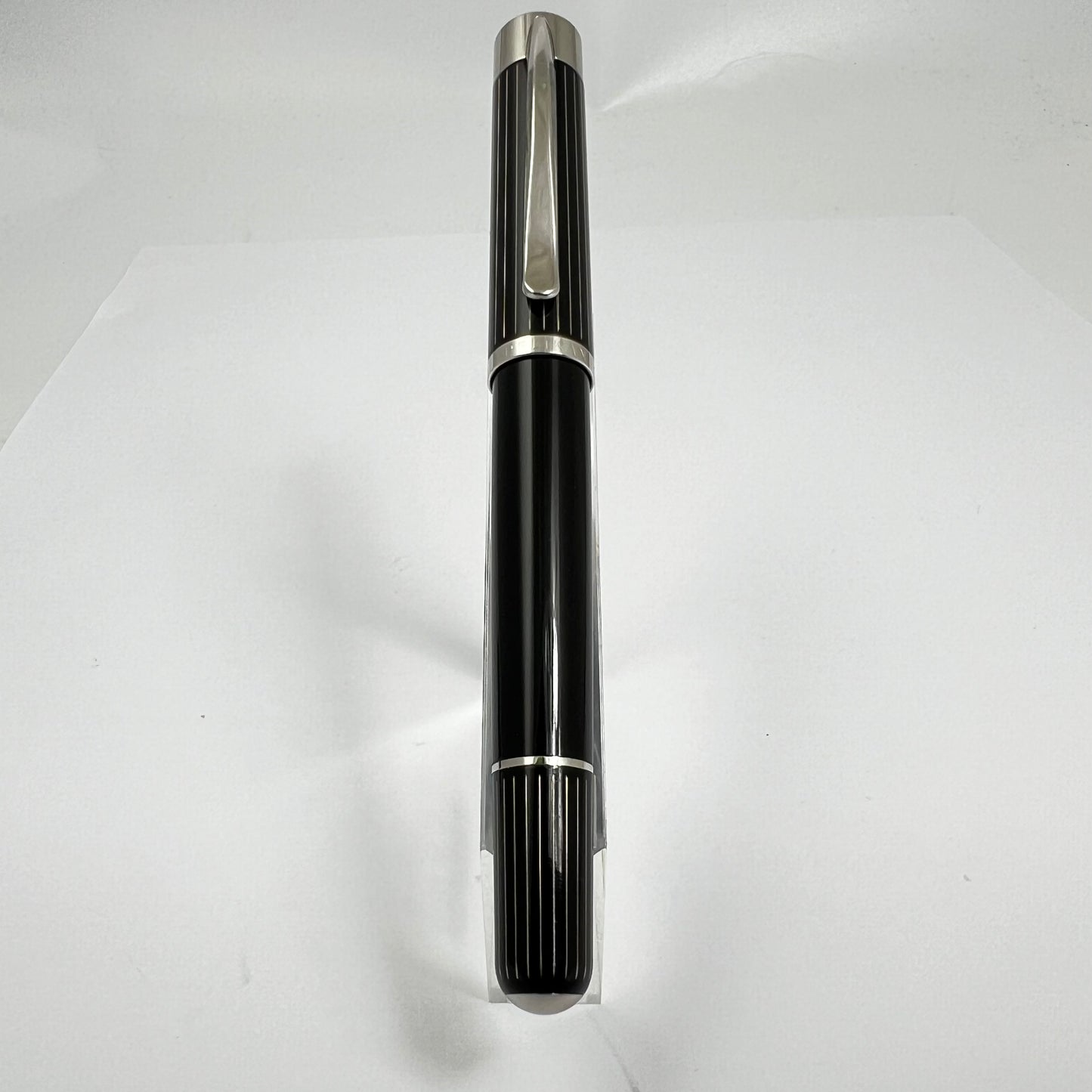 Pre-Owned Pelikan Ductus Black and Silver Rollerball