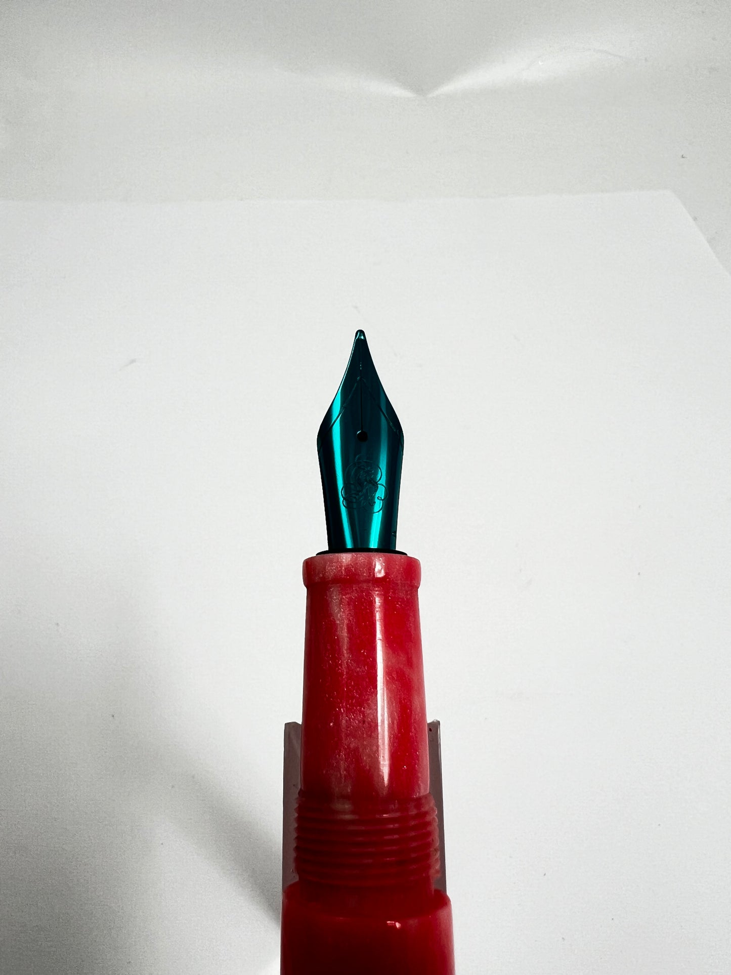 Pre-Owned Hinze Pink Fountain Pen B