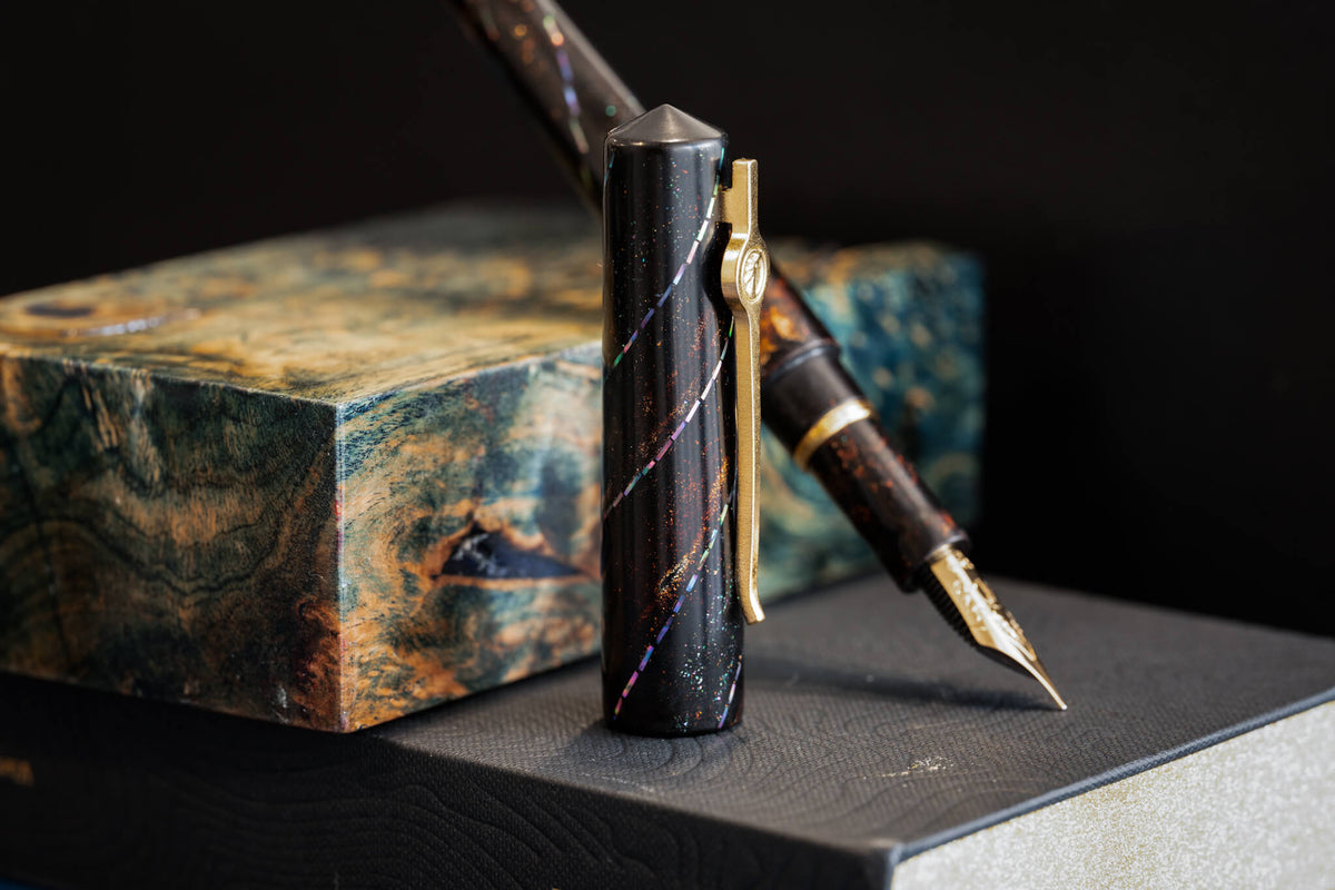 ConCoPens Traditional Vietnamese Lacquer Fountain Pen - Aurora Scroll