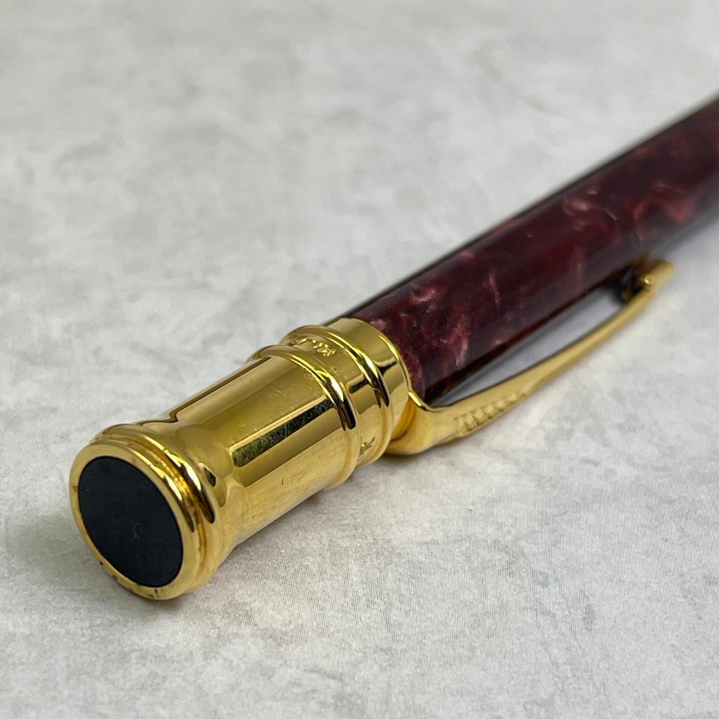 Pre-Owned Parker Duofold Red Marble Ballpoint