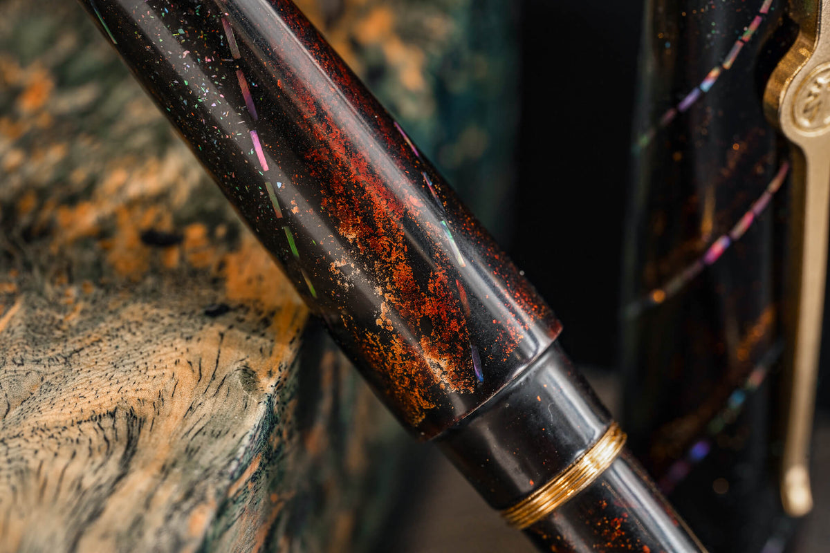 ConCoPens Traditional Vietnamese Lacquer Fountain Pen - Aurora Scroll