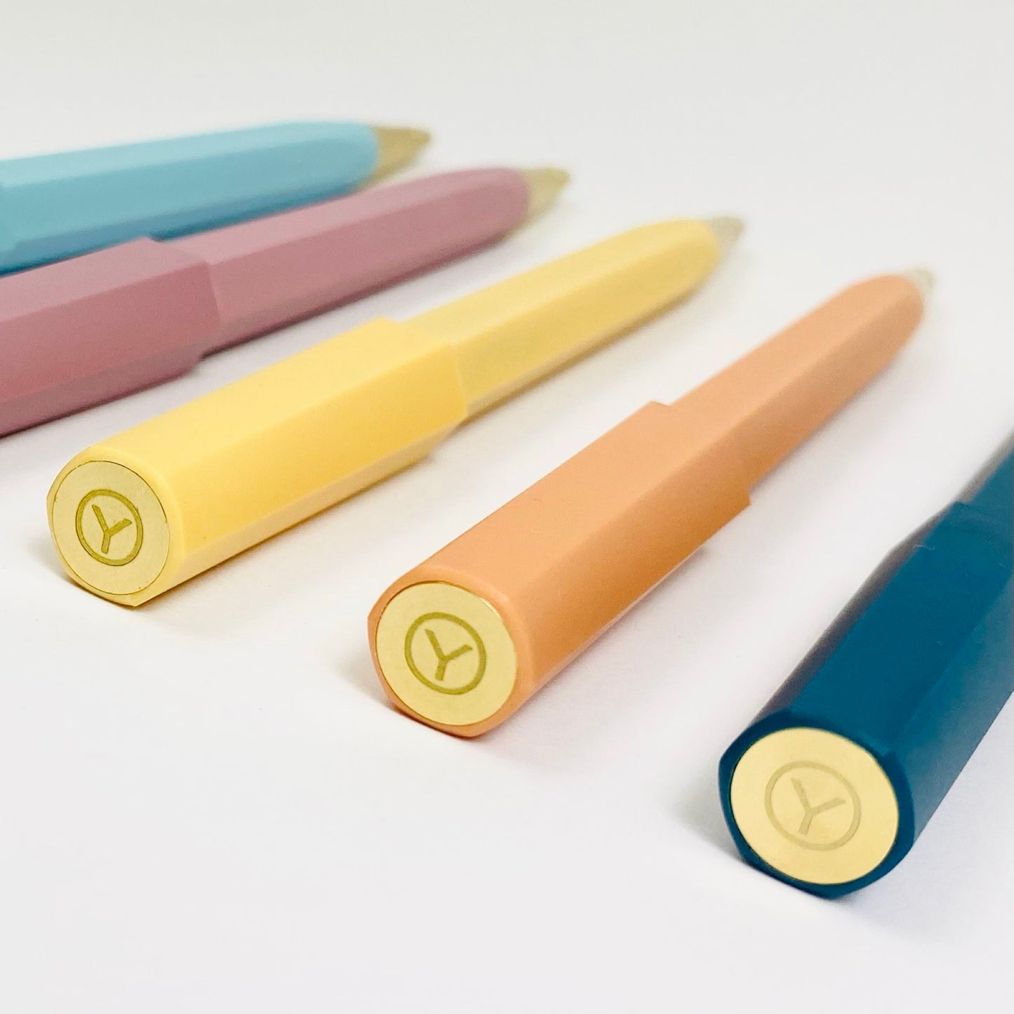ystudio Glamour Evolve Ocean Rollerball - Sea Indigo