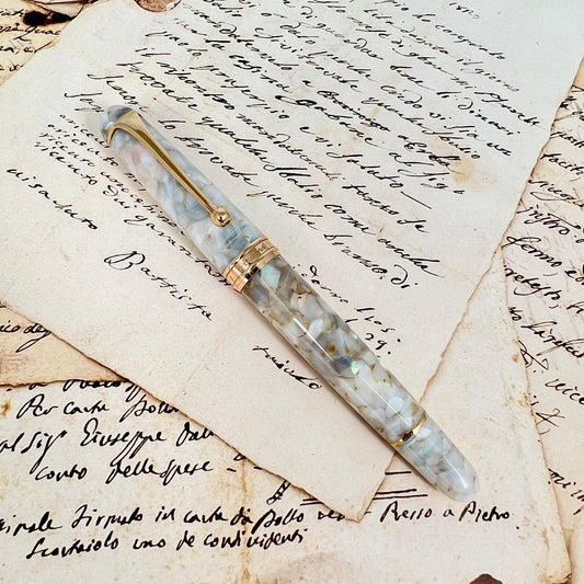 Pre-Owned Aurora 888 Volterra Fountain Pen 18K F