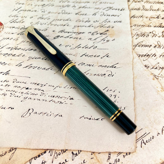 Pre-Owned Pelikan M400 Green Stripe Fountain Pen 14K B