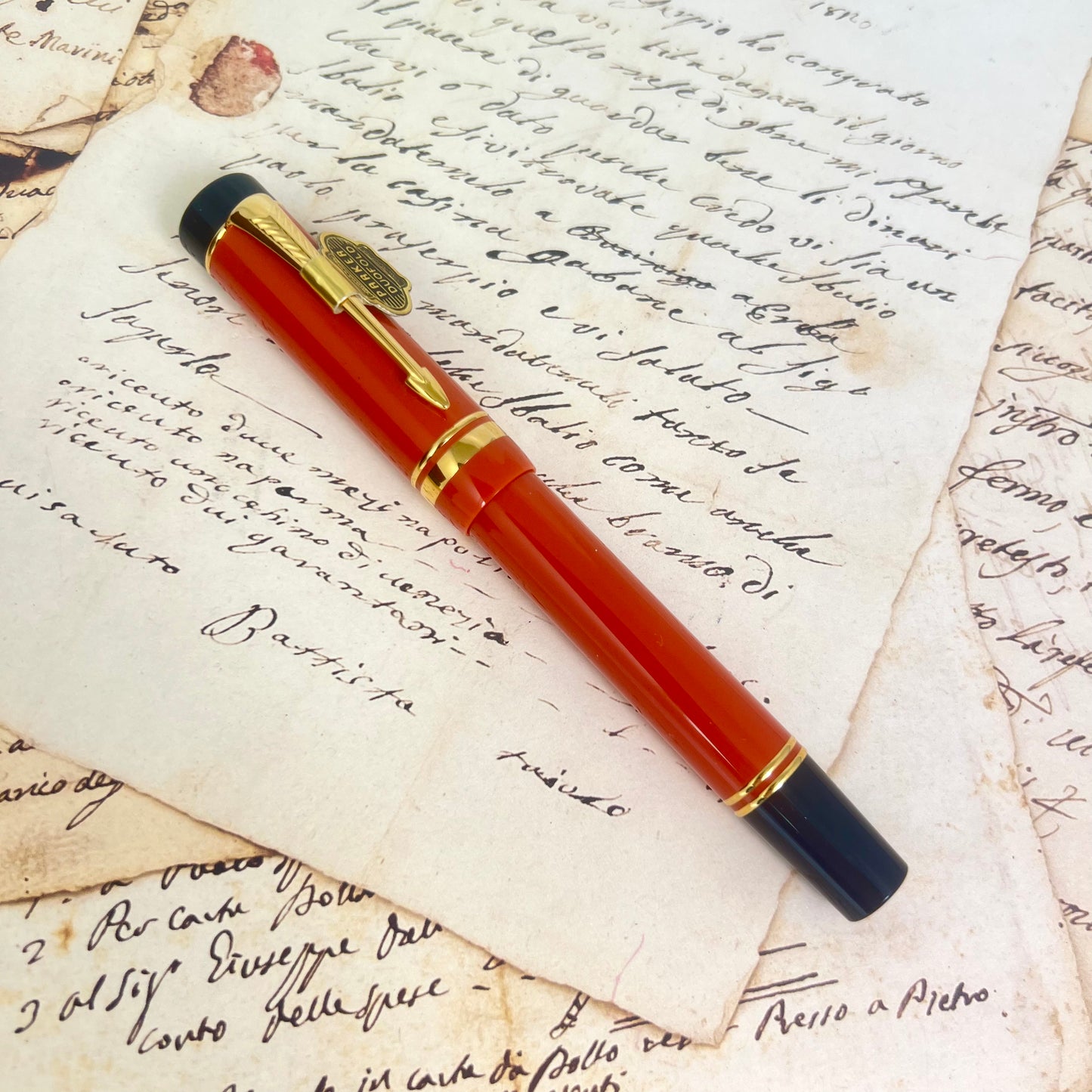 Pre-Owned Parker Duofold International Big Red (Orange) Fountain Pen 18K M