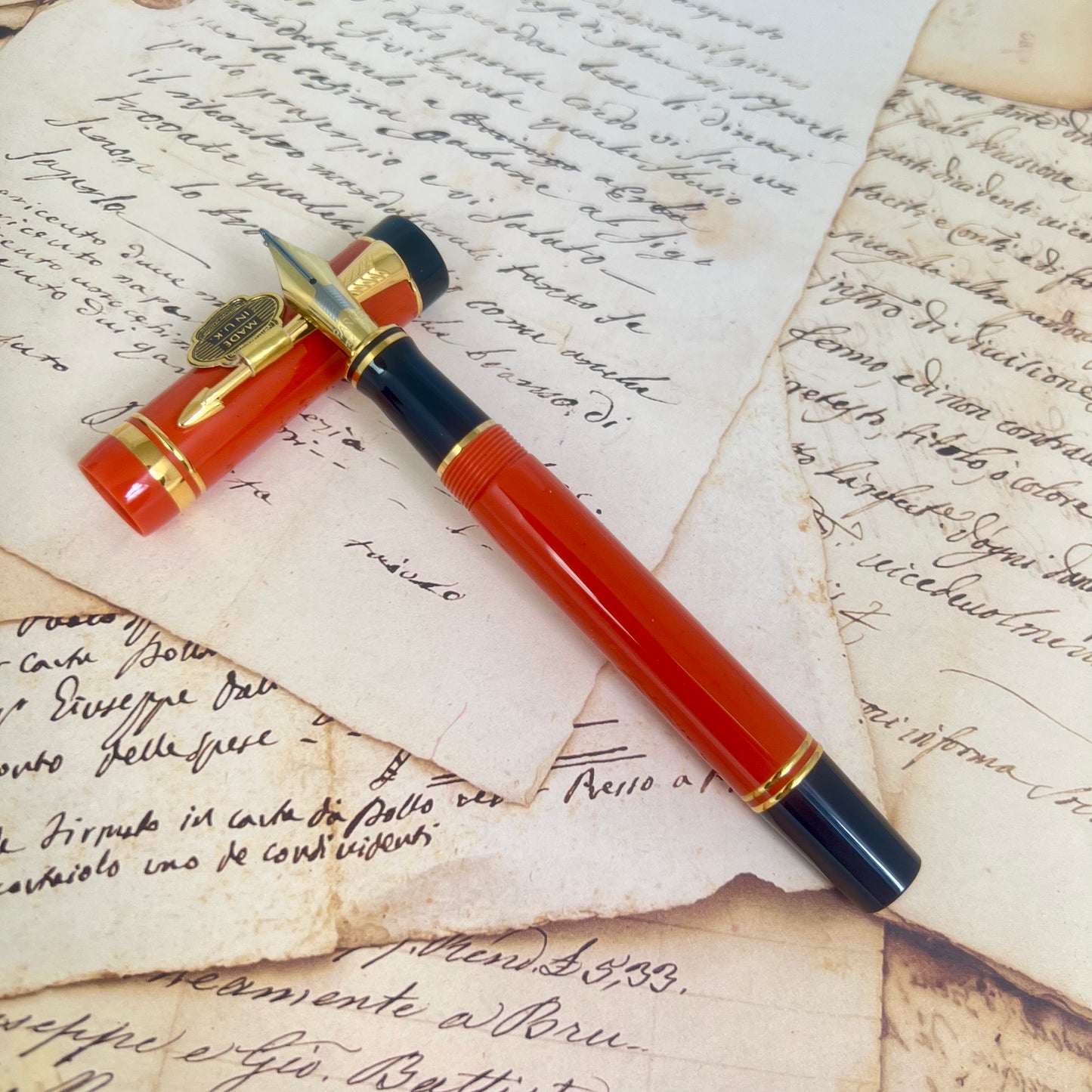 Pre-Owned Parker Duofold International Big Red (Orange) Fountain Pen 18K M