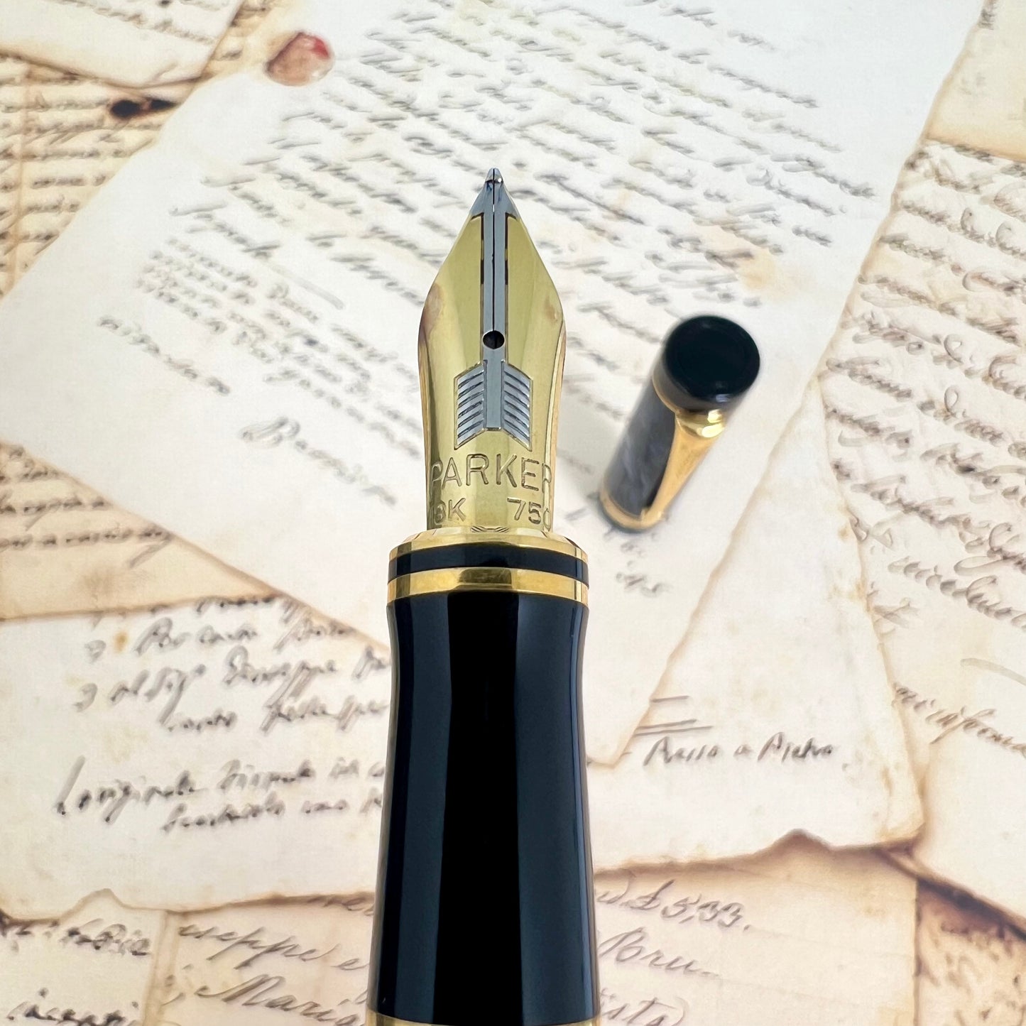 Pre-Owned Parker Duofold International Blue Marble Fountain Pen 18K F
