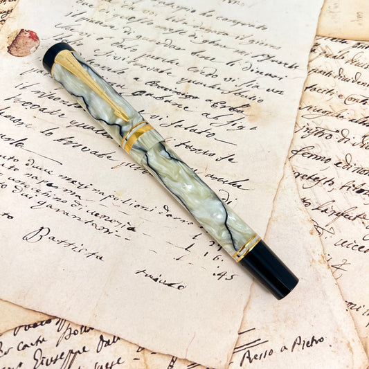 Pre-Owned Parker Duofold Centennial Pearl and Black Fountain Pen 18K F