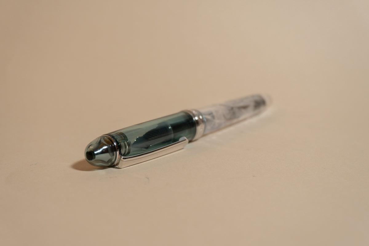 Pre-Owned Platinum #3776 Century - Fuji Unkei - Kinu Gumo Fountain Pen - Coarse
