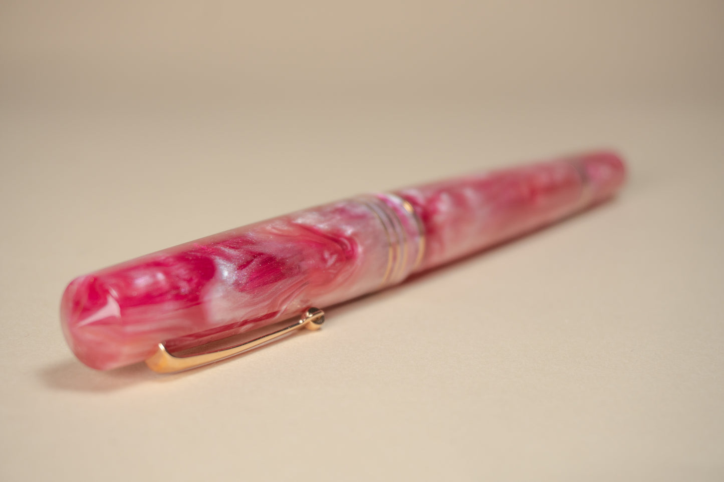 Pre-Owned Leonardo Momento Zero Grande 2.0 - The Power of Flowers - Sakura Fountain Pen - 14k Broad