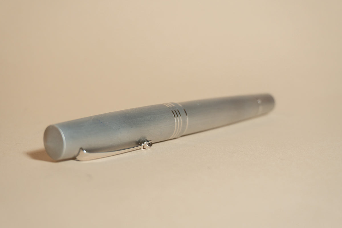 Pre-Owned Leonardo Momento Zero Alumina Fountain Pen - Fine