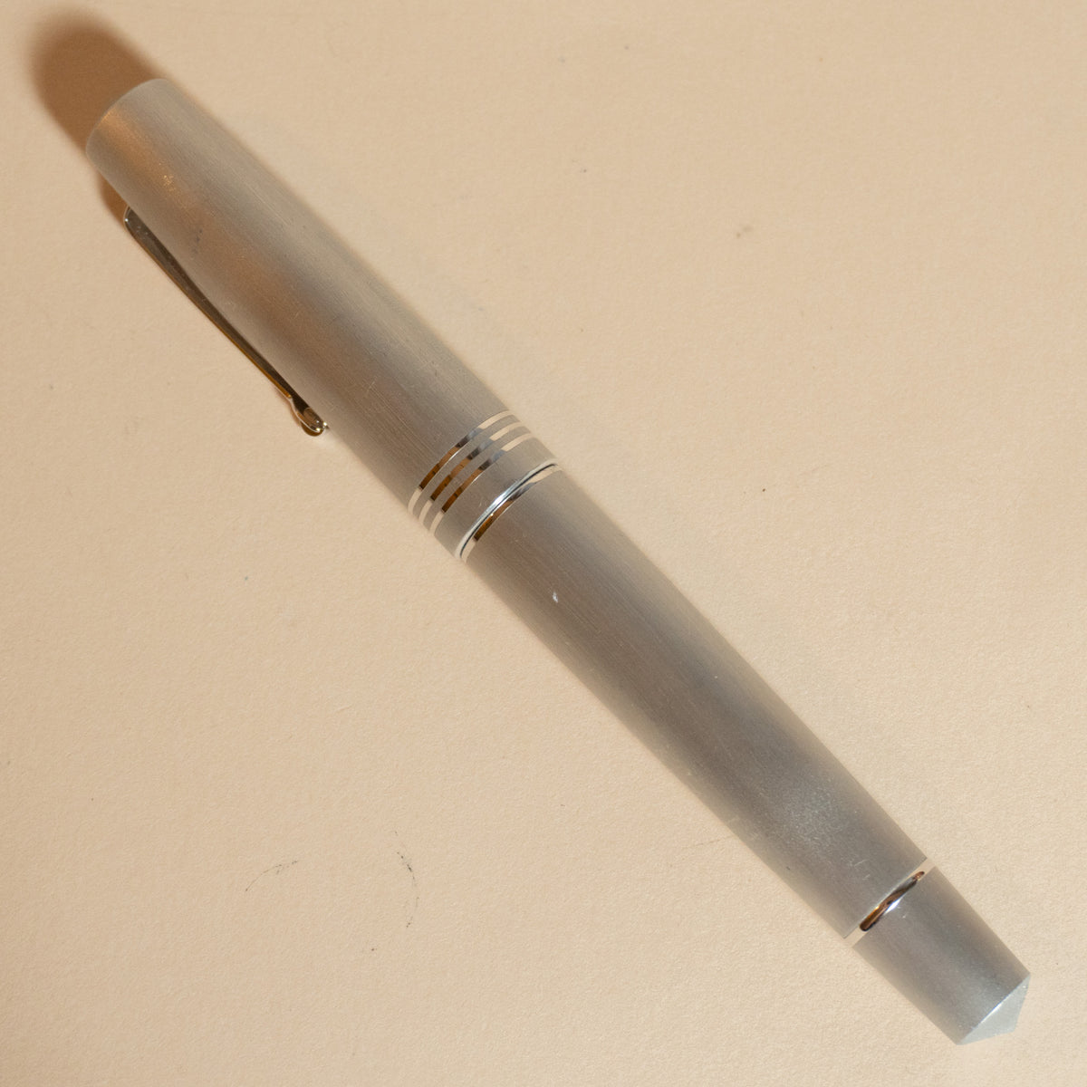 Pre-Owned Leonardo Momento Zero Alumina Fountain Pen - Fine