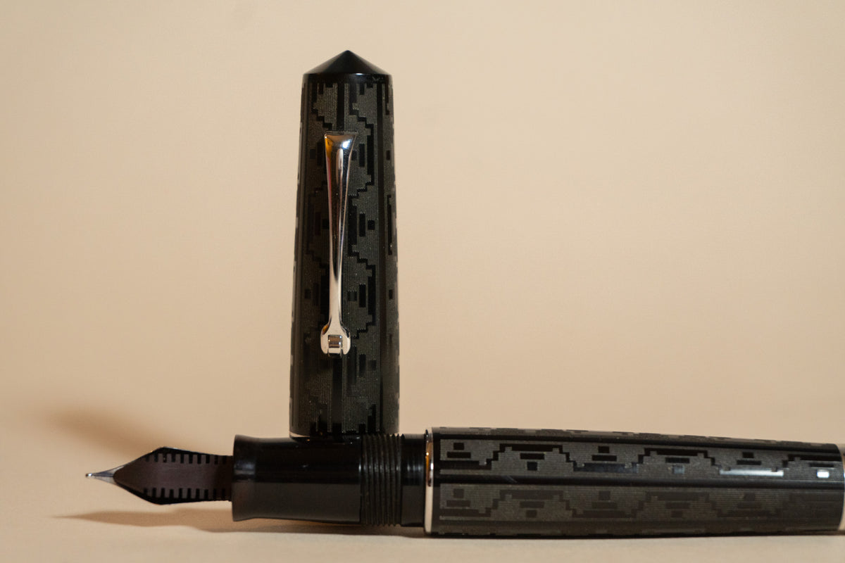 Pre-Owned Leonardo Momento Zero Grande 2021 Art Deco Ebonite Fountain Pen  - Medium