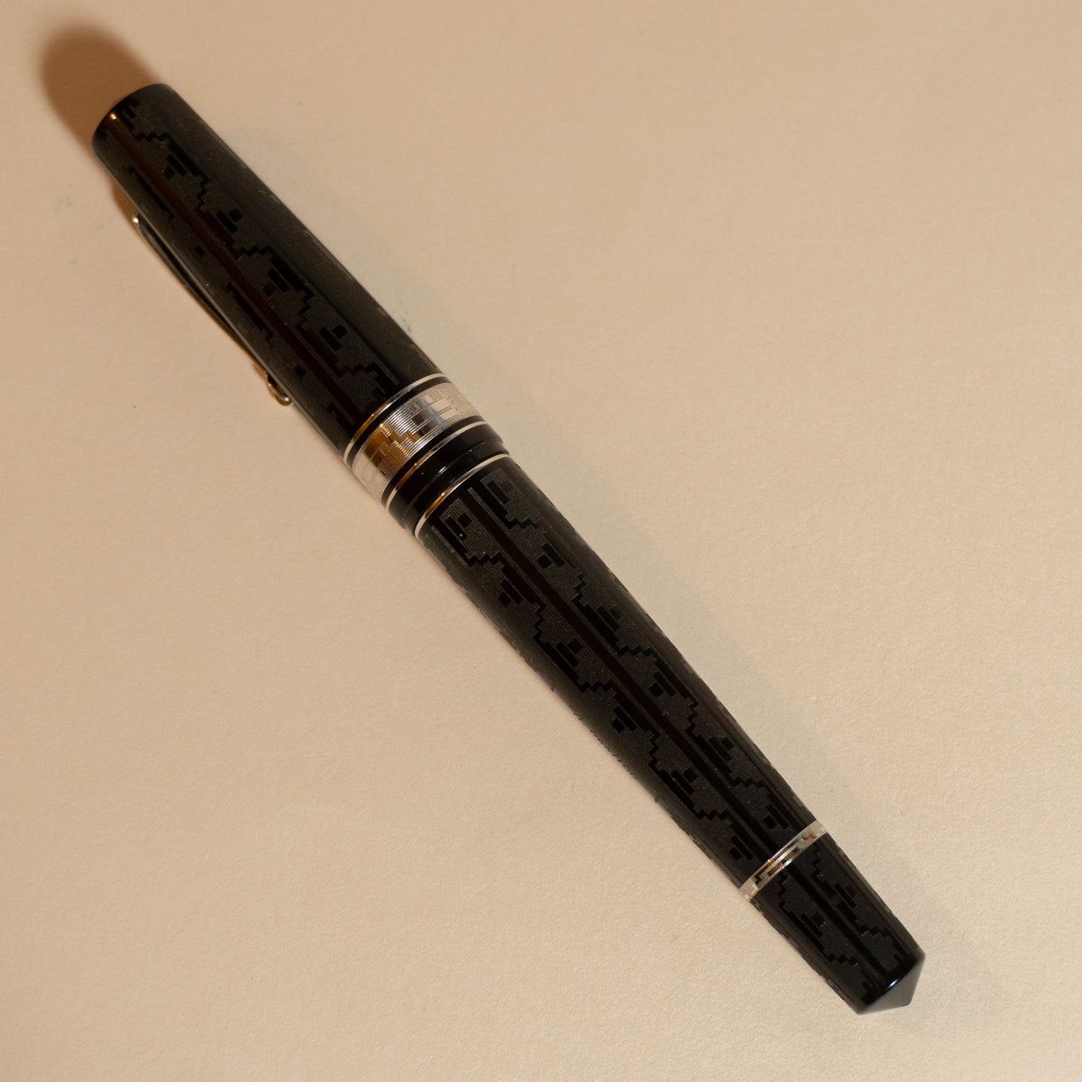 Pre-Owned Leonardo Momento Zero Grande 2021 Art Deco Ebonite Fountain Pen  - Medium