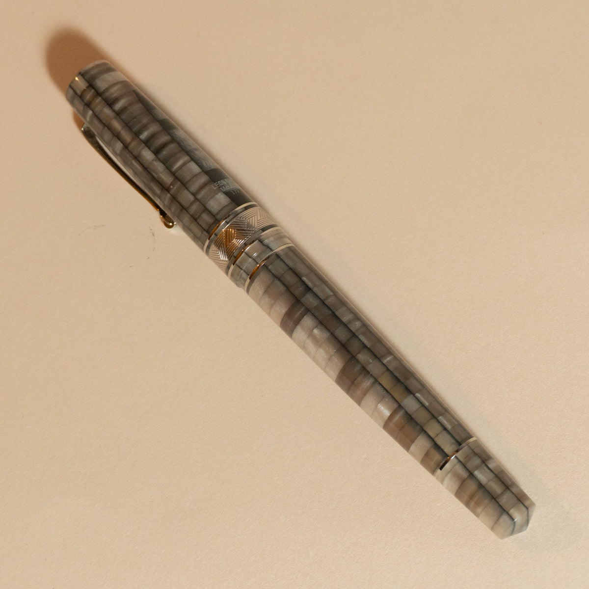 Pre-Owned Leonardo Mosaico Sand with Steel Trim Fountain Pen - Broad