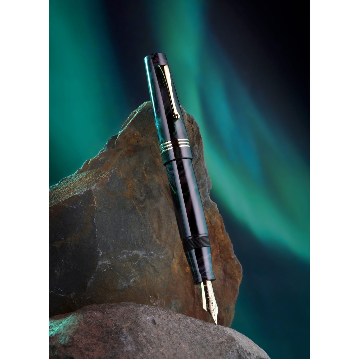 Maiora Everest 14K Fountain Pen - Boreale (Limited Edition)