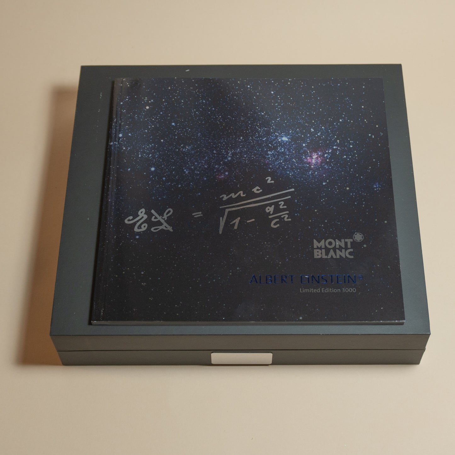 Pre-Owned Montblanc Great Characters Albert Einstein Limited Edition Fountain Pen - Medium (sealed w/ original box)