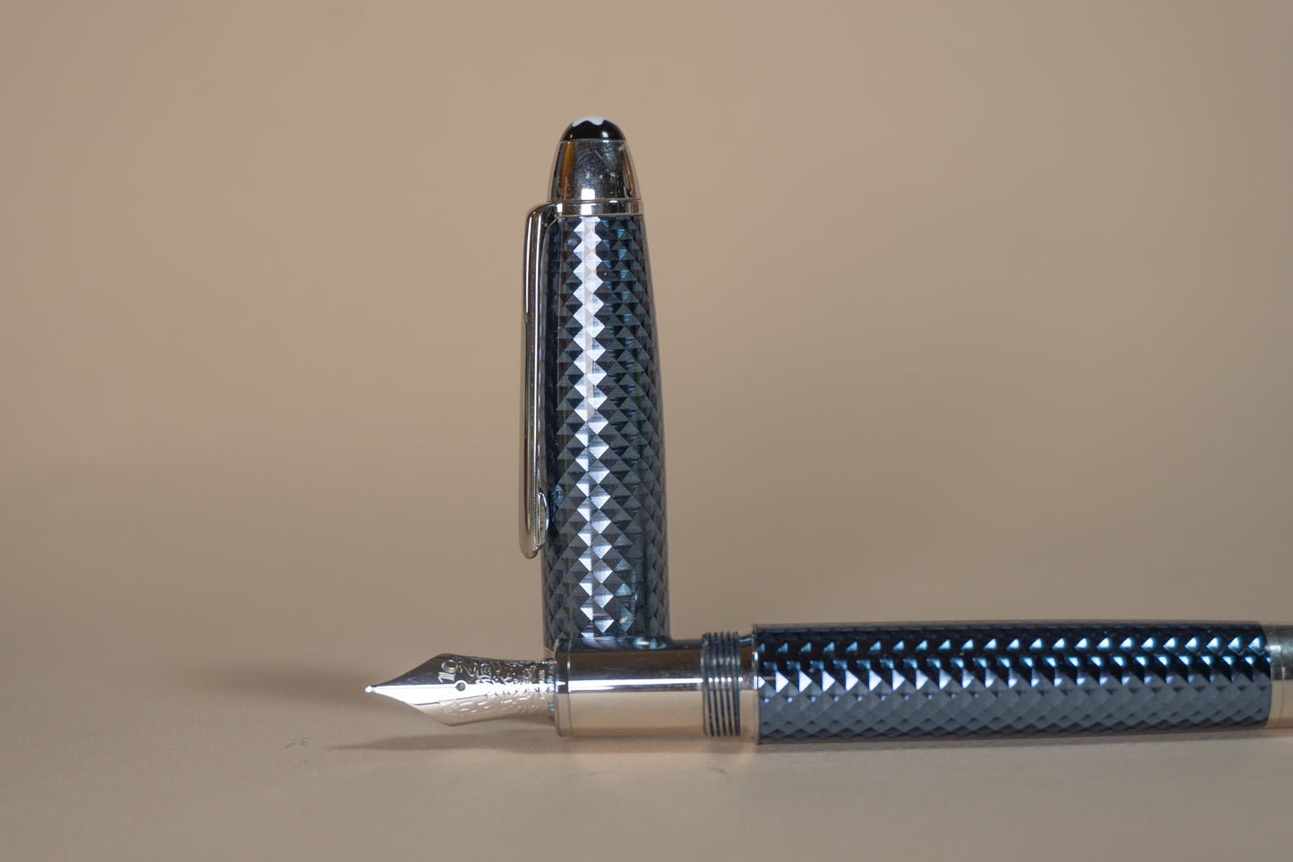 Pre-Owned Montblanc Meisterstuck Glacier Solitaire Fountain Pen