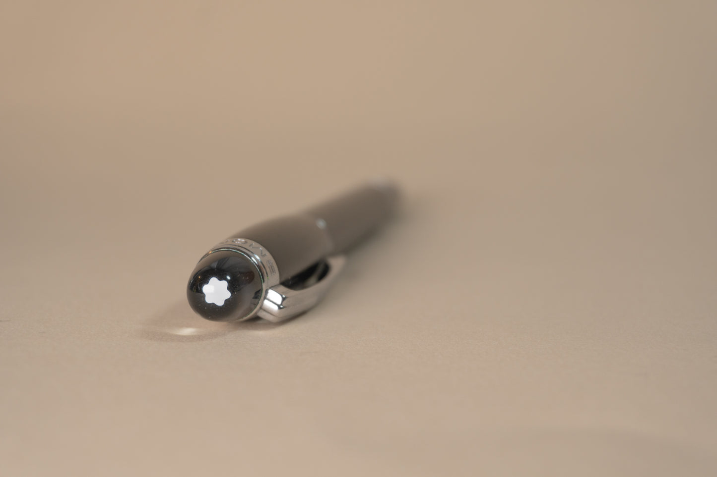 Pre-Owned Montblanc Starwalker Rollerball/Fineliner - Resin