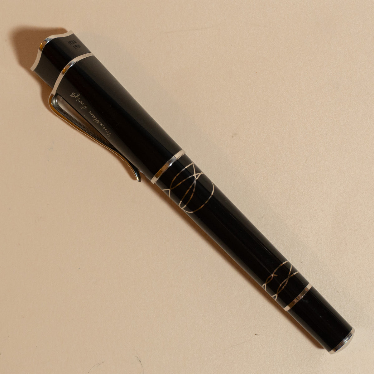 Pre-Owned Montblanc Writers Edition Jonathan Swift Fountain Pen