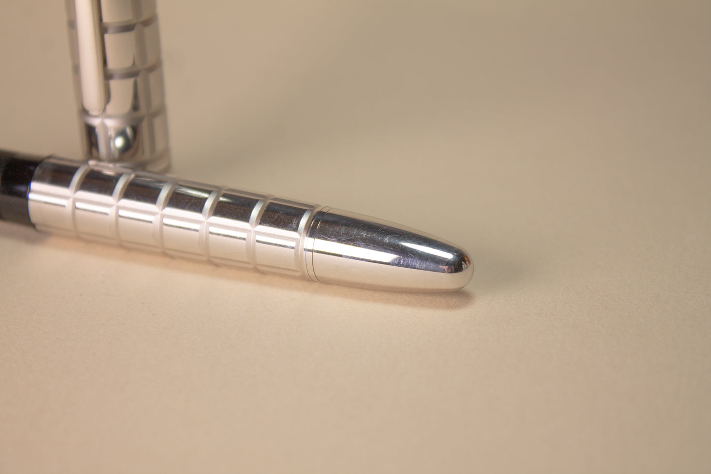 Pre-Owned Montblanc Meisterstück Solitaire Platinum Plated Facet LeGrand Fountain Pen