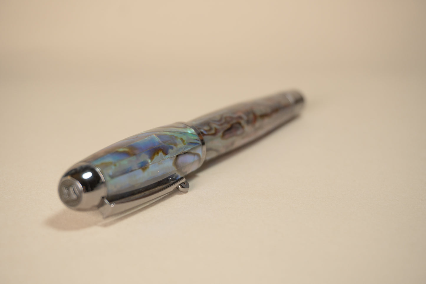 Pre-Owned Monteverde Super Mega Abalone with Gunmetal Trim Fountain Pen - Medium