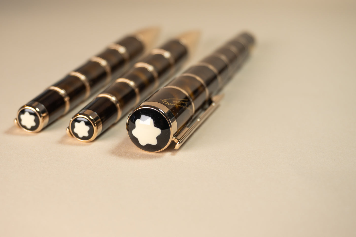 Pre-Owned Montblanc Writers Series Miguel Cervantes - Fountain Pen, Ballpoint, Mechanical Pencil Set - Medium