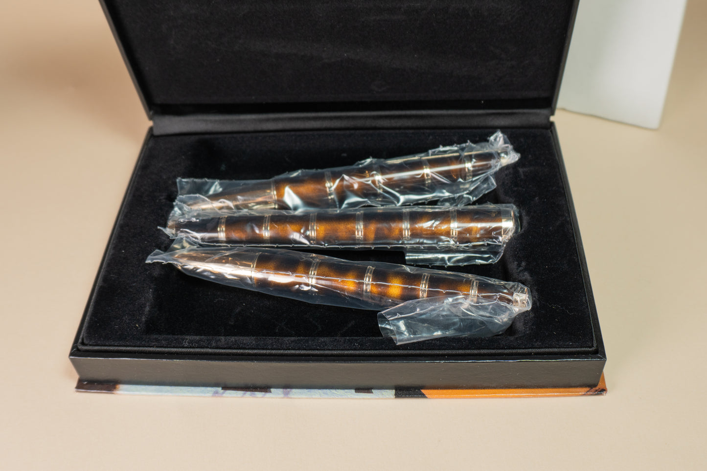 Pre-Owned Montblanc Writers Series Miguel Cervantes - Fountain Pen, Ballpoint, Mechanical Pencil Set - Medium