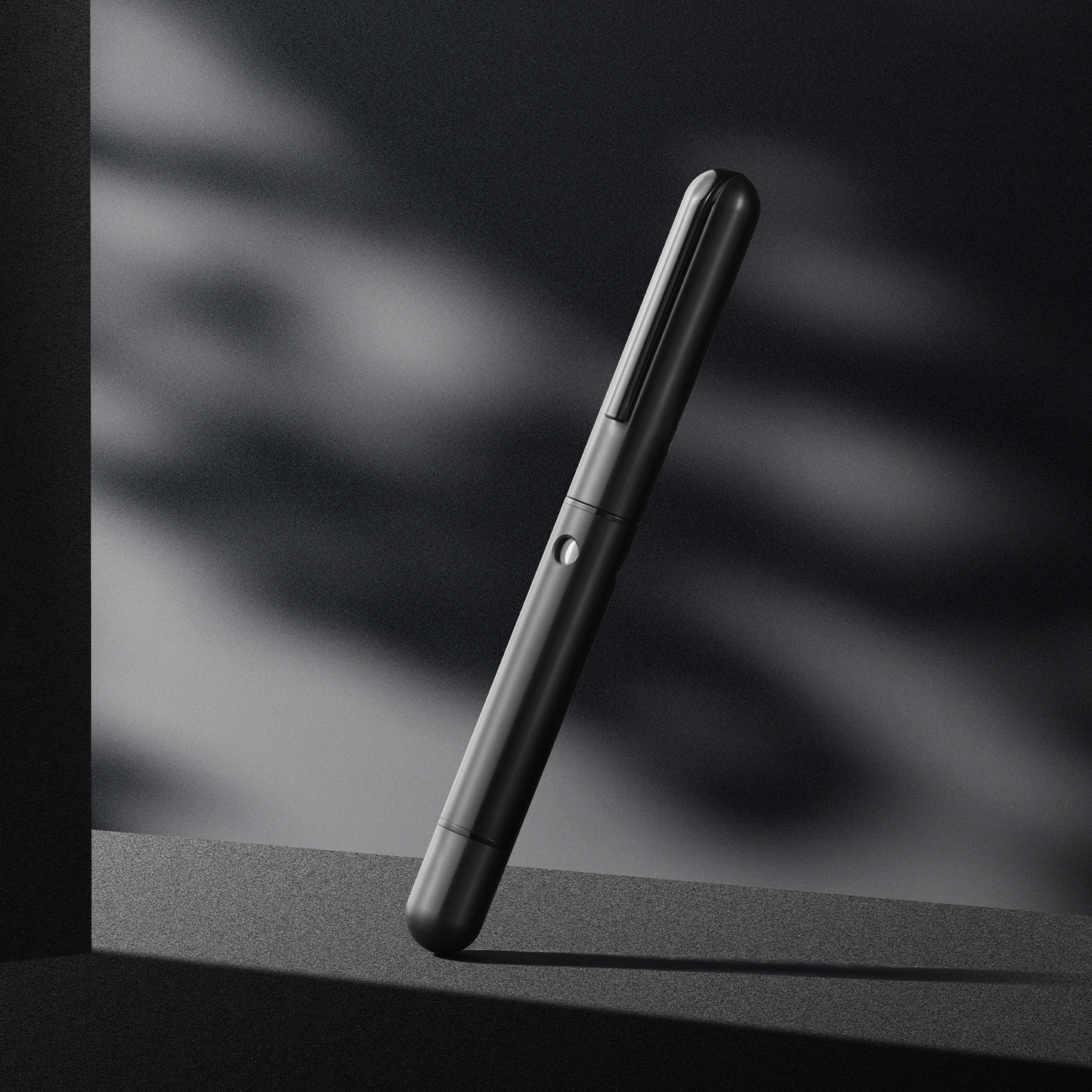 Nahvalur Nautilus Ti Fountain Pen - Black