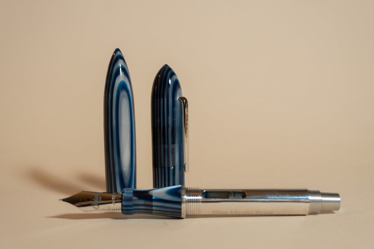 Pre-Owned Oldwin Paris Blue Mystic River Fountain Pen