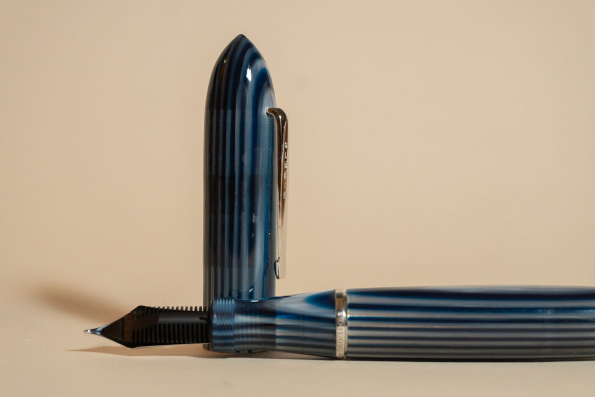 Pre-Owned Oldwin Paris Blue Mystic River Fountain Pen