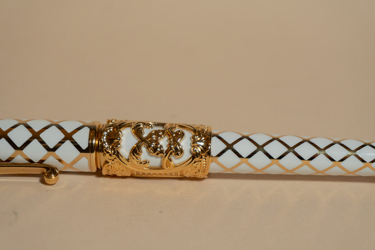Pre-Owned S.T. Dupont Versailles Rollerball