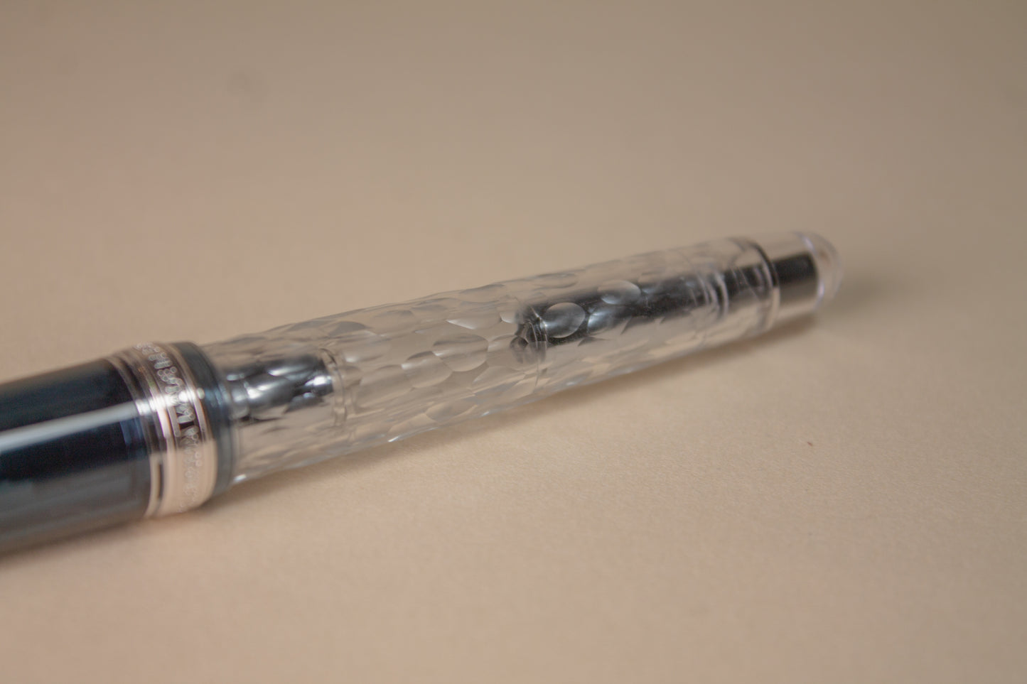 Pre-Owned Platinum #3776 Century - Fuji Unkei - Uroko Gumo Fountain Pen - Fine