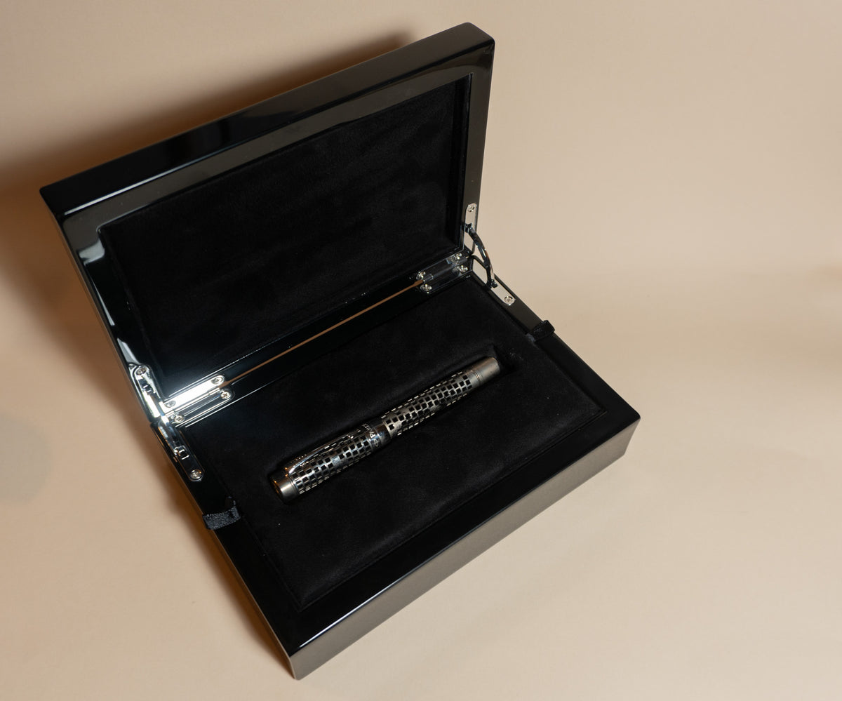 Pre-Owned Parker Duofold Senior 125th Anniversary Limited Edition Fountain Pen - Fine