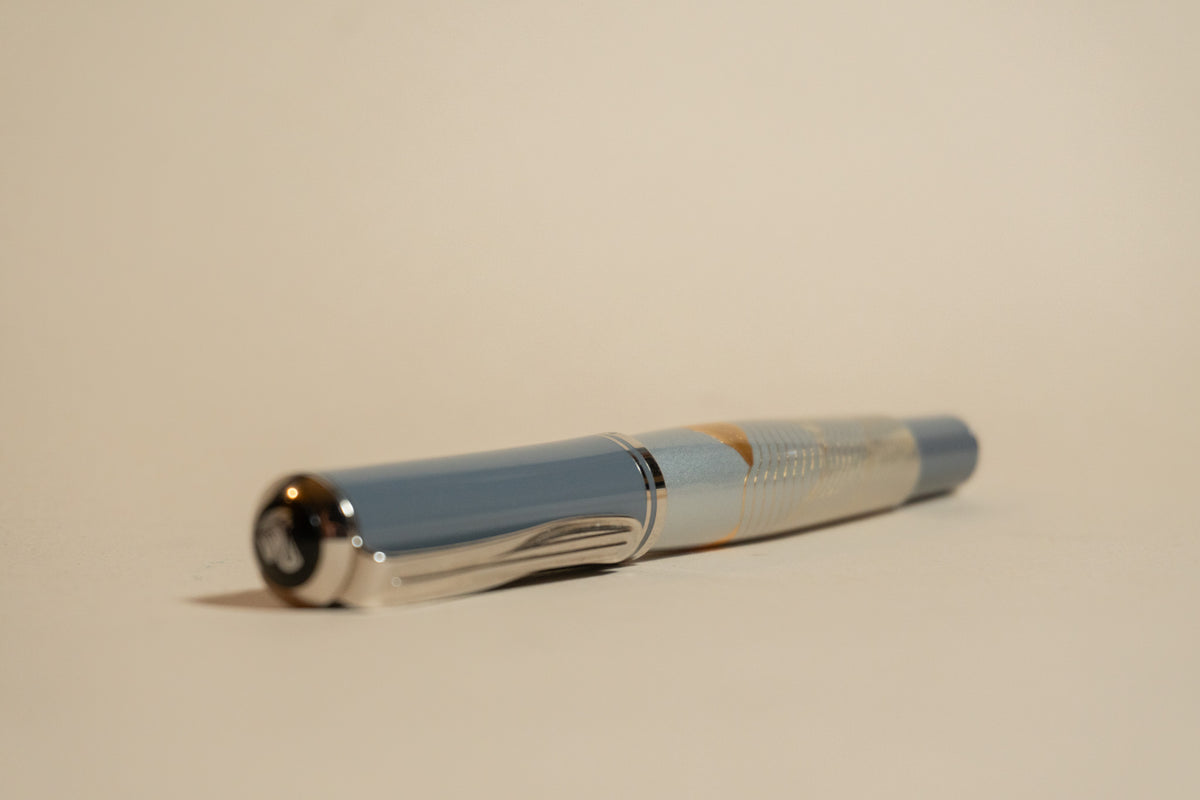 Pre-Owned Pelikan M640 Mount Everest Fountain Pen - Medium